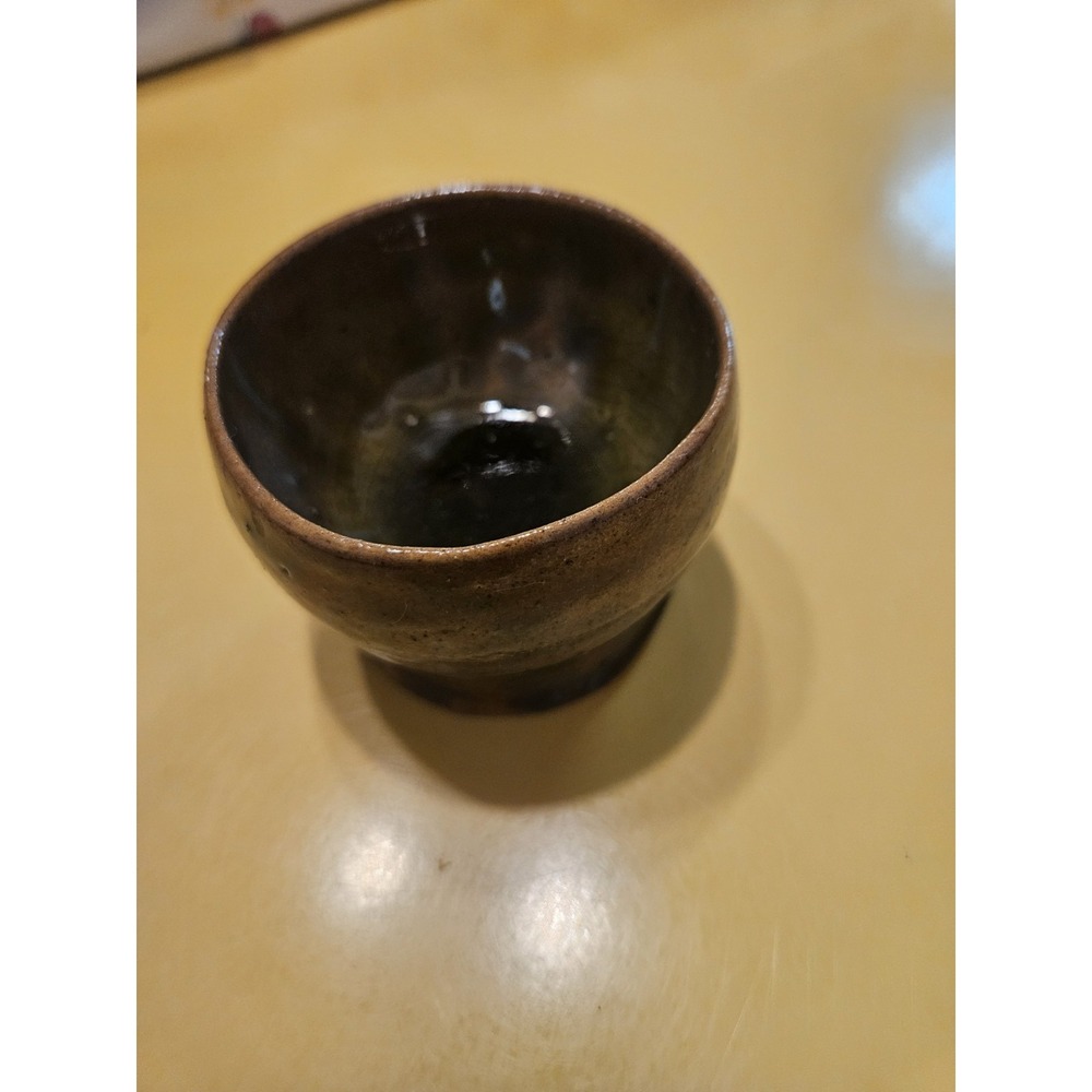 Small Brown Pottery bowl On Small Pedestal‎